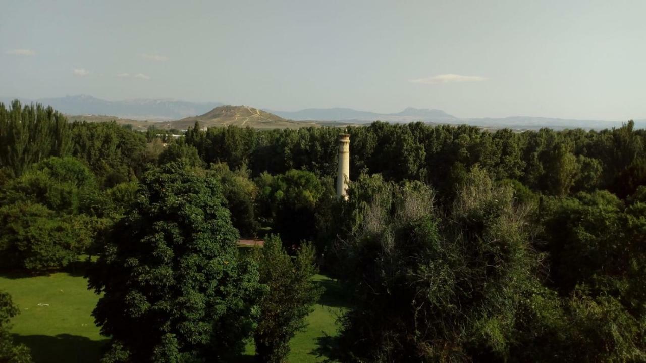Centro Historico - Muralla Revellin Logrono Bagian luar foto